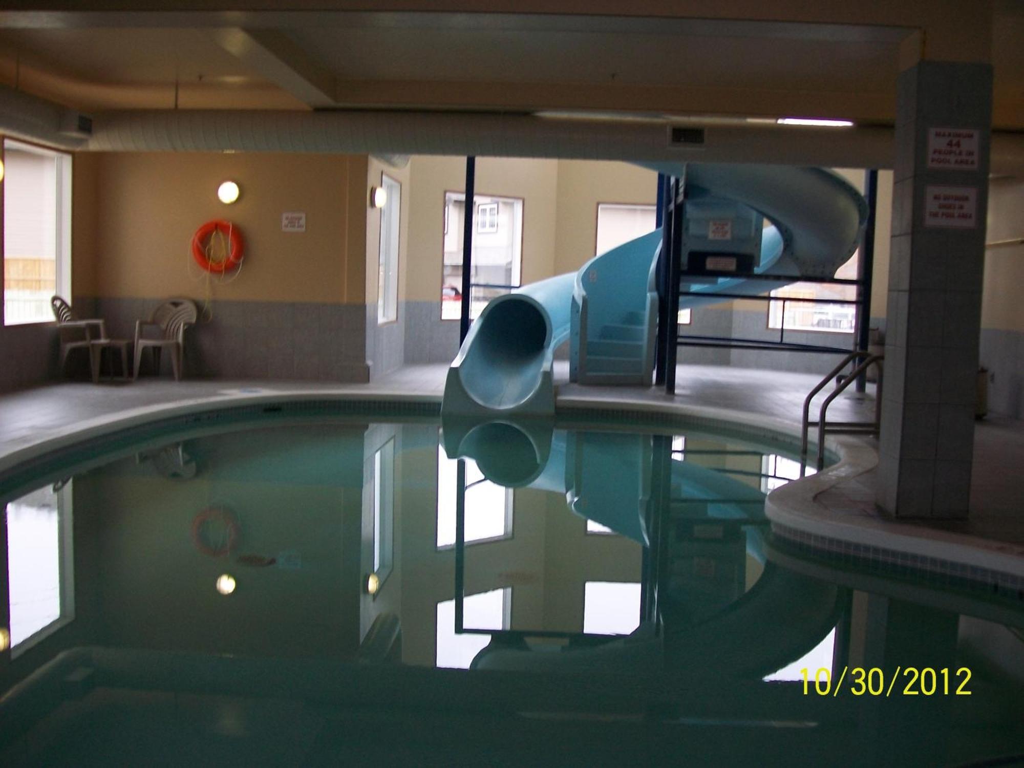 Days Inn By Wyndham Moose Jaw Exterior photo
